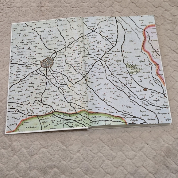 Italia Introduction to Geography by Taschen Book Historical Book with Maps - Picture 6 of 15